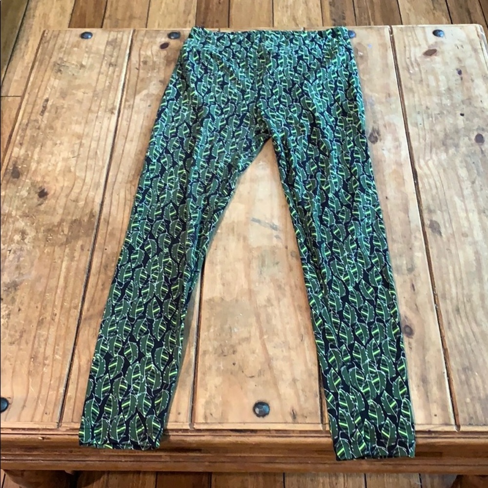 LuLaRoe 🍃 leaf leaves print leggings black green